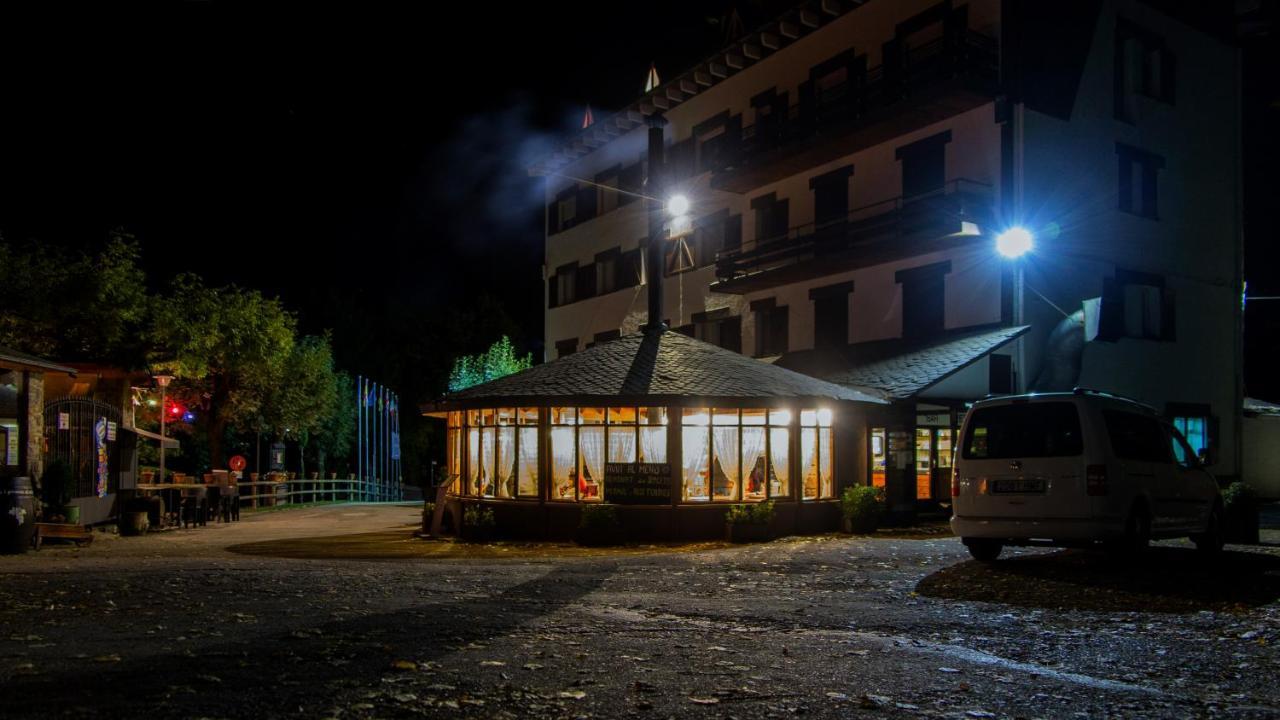 Hostal Les Fonts Castellar De N'Hug Extérieur photo